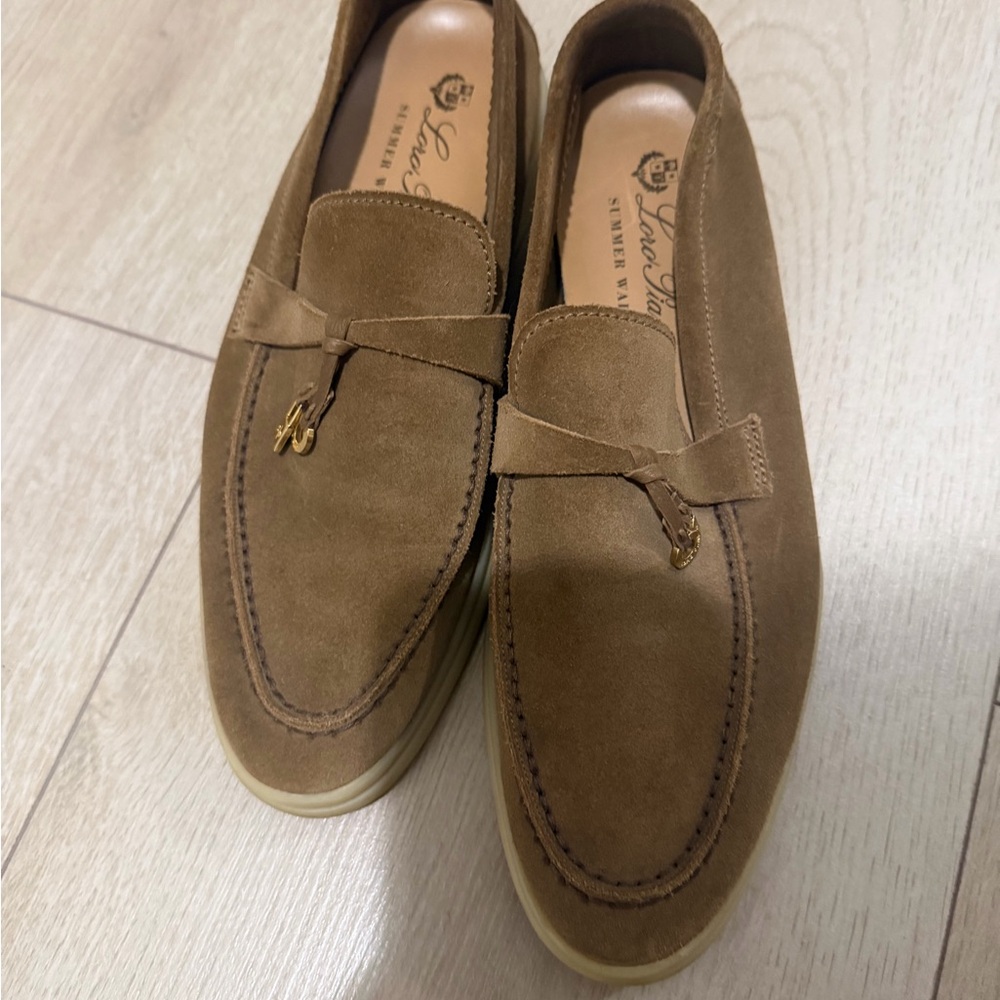 Loro Piana summer walk 38 1/2